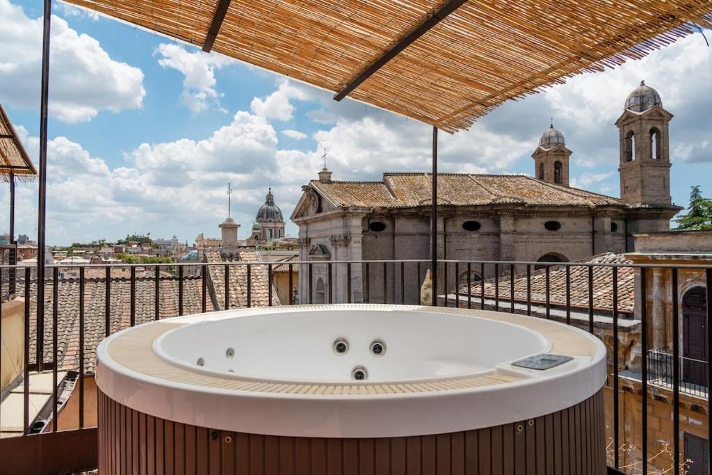 Sky Domus Historic Center Penthouse With Jacuzzi Apartamento Roma
